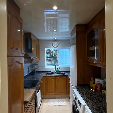 Cozy Three-bedroom By The Apartament Castelldefels