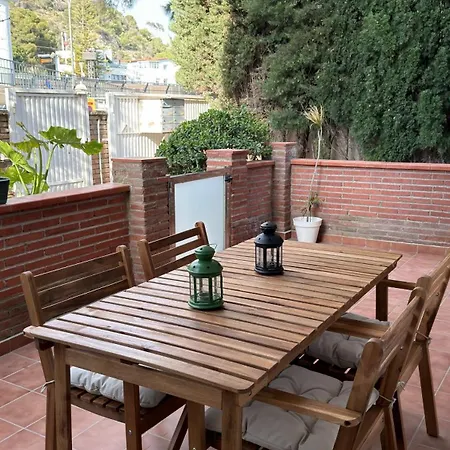 Apartament Cozy Three-bedroom By The