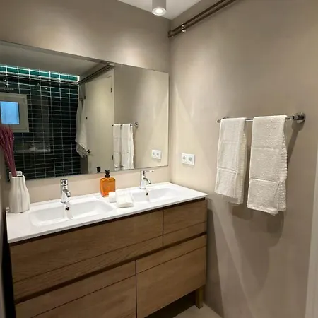 Lejlighed Cozy Three-bedroom By The